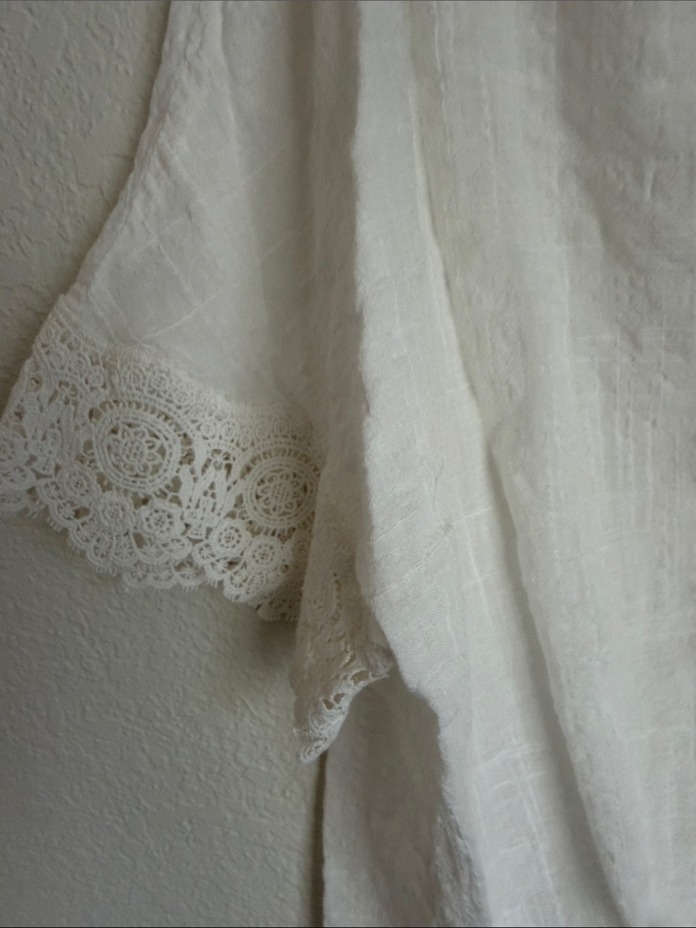 Max Studio White V-Neck Tie-Front Lace Sleeve Blouse size small - Picture 4 of 4